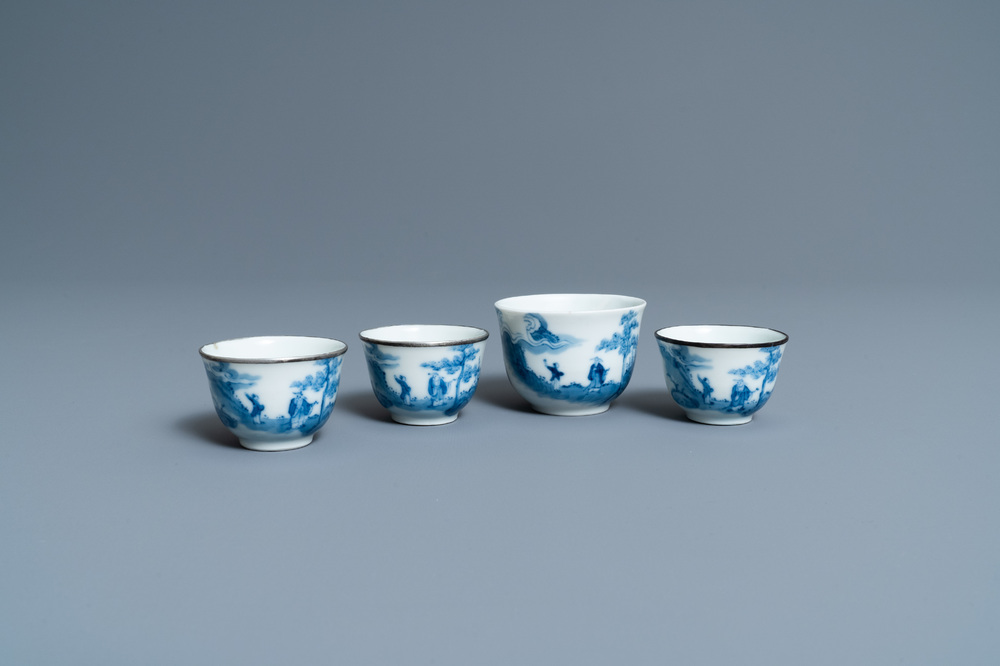 Quatre tasses en porcelaine de Chine 'Bleu de Hue' pour le Vietnam, marque de Tu Duc, 19&egrave;me