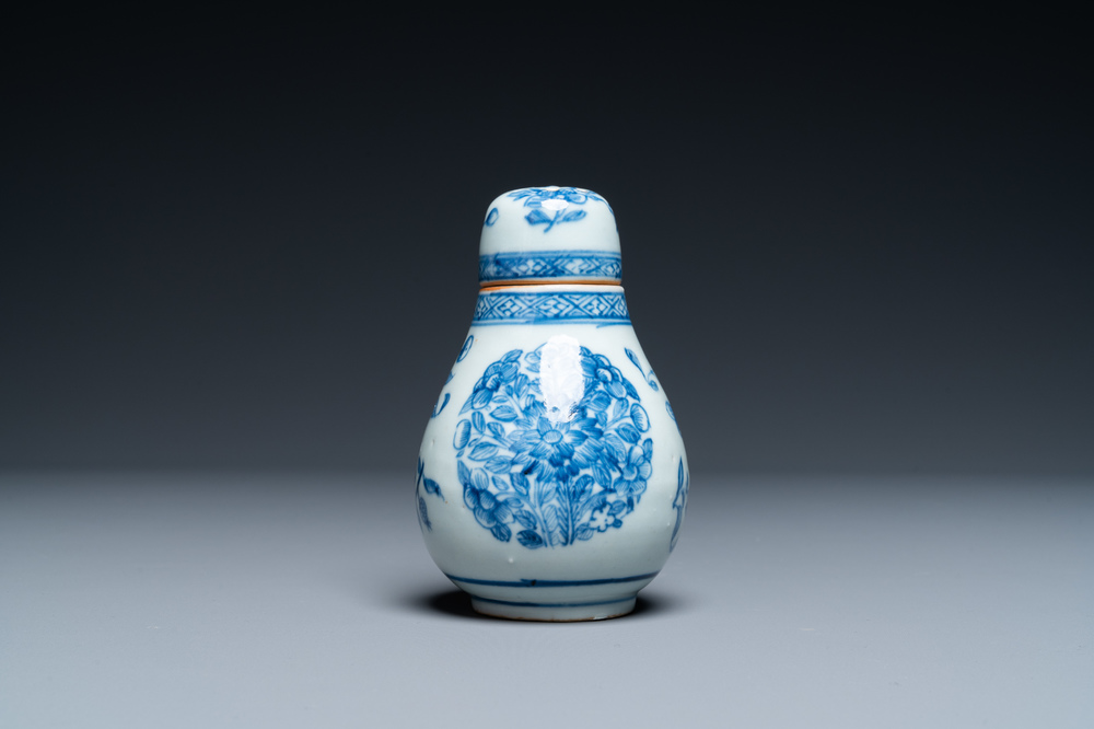 A Chinese blue and white screw top caster after a European silver model, Qianlong