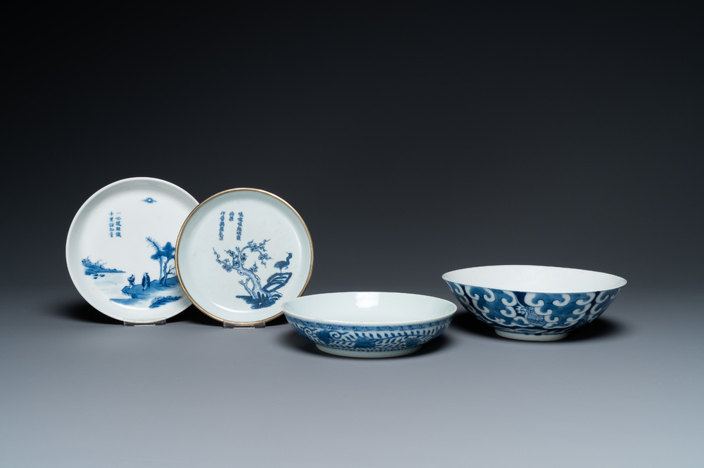 Two Chinese blue and white 'Bleu de Hue' plates and two bowls for the Vietnamese market, 19th C.
