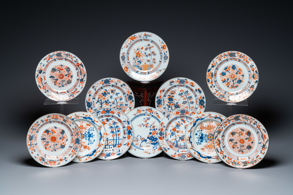 Douzes assiettes en porcelaine de Chine de style Imari, Kangxi/Qianlong