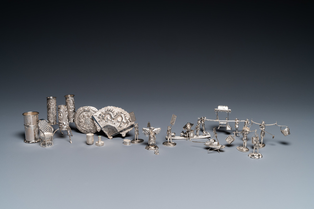 A collection of Chinese silver miniatures, a powder box and a table ornament, 19/20th C.