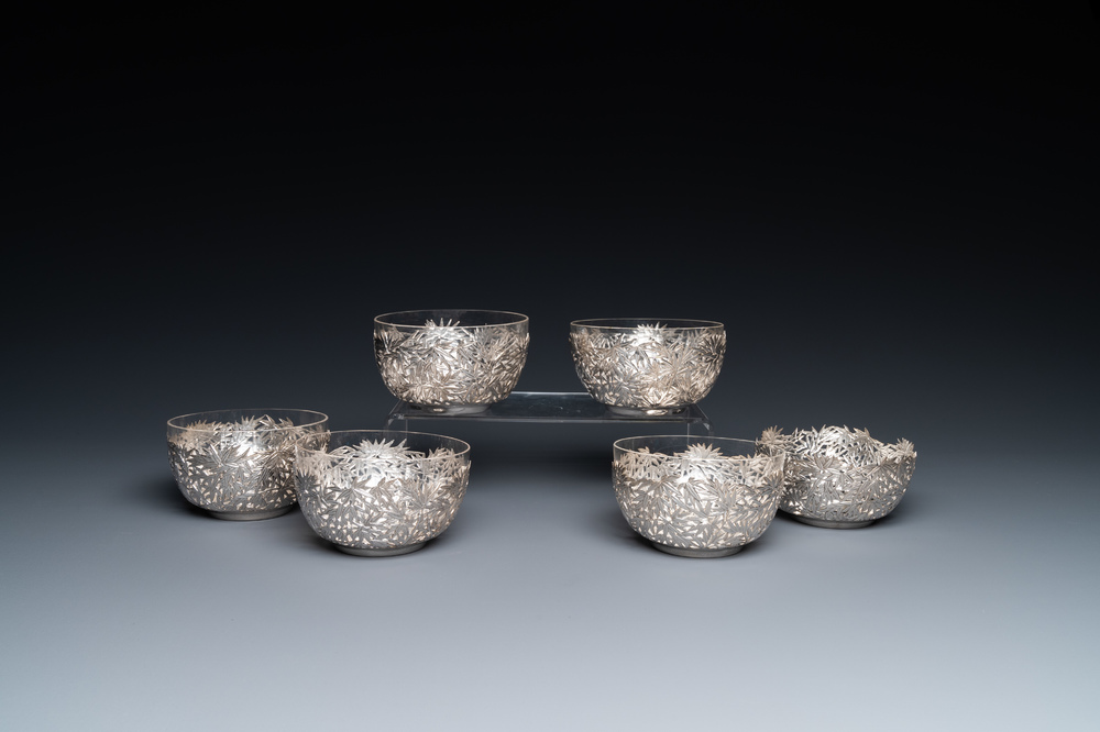 Zes Chinese zilveren 'bamboe' kommen met glazen binnenwerk, 19/20e eeuw