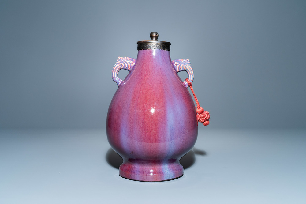 Un vase en porclaine de Chine &agrave; &eacute;mail flamb&eacute; mont&eacute; en lampe, Qianlong