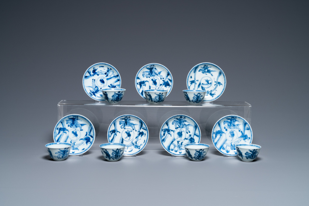 Sept tasses et soucoupes en porcelaine de Chine en bleu et blanc, Kangxi