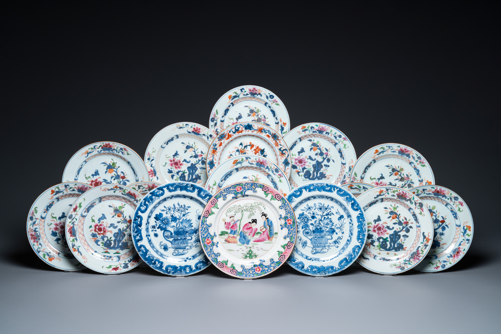 Sixteen Chinese blue and white, famille rose and Imari-style plates, Kangxi and later