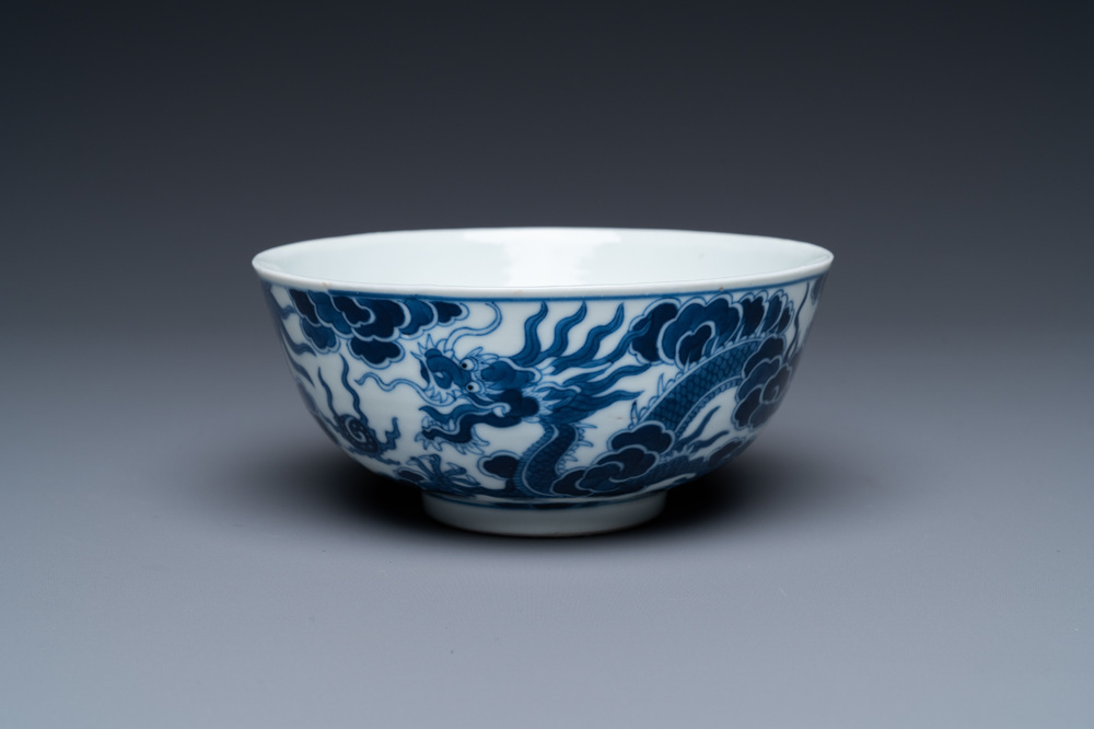 A Chinese 'Bleu de Hue' bowl for the Vietnamese market, Thieu Tri mark, 19th C.