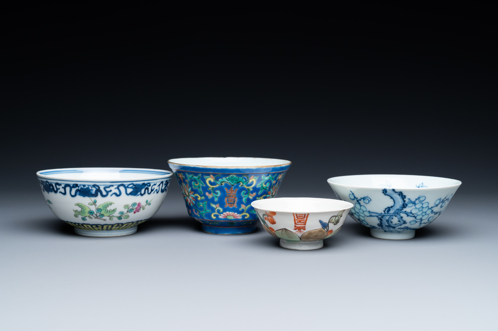 Four various Chinese famille rose and blue and white bowls, 19/20th C.