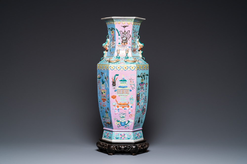 A Chinese hexagonal famille rose 'antiquities' vase, 19th C.