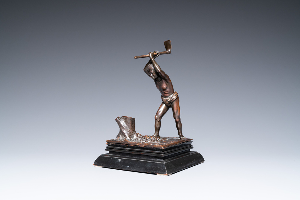 A Vietnamese bronze sculpture depicting a lumberjack, 19/20th C.