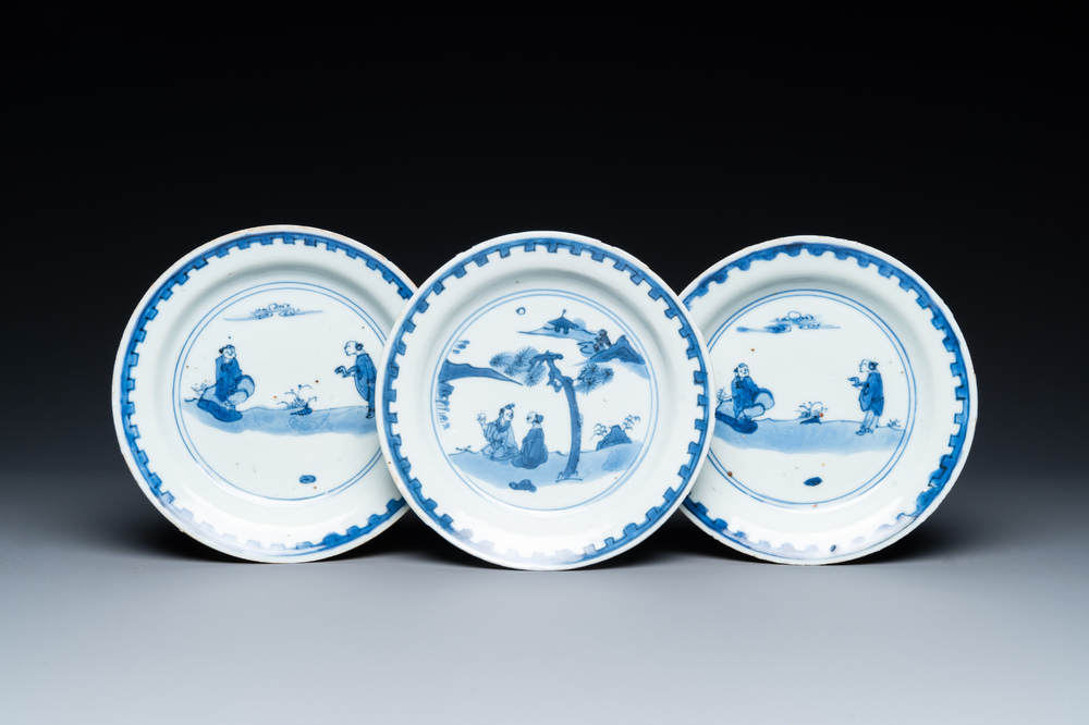 Three Chinese blue and white ko-sometsuke plates for the Japanese market, Transitional period