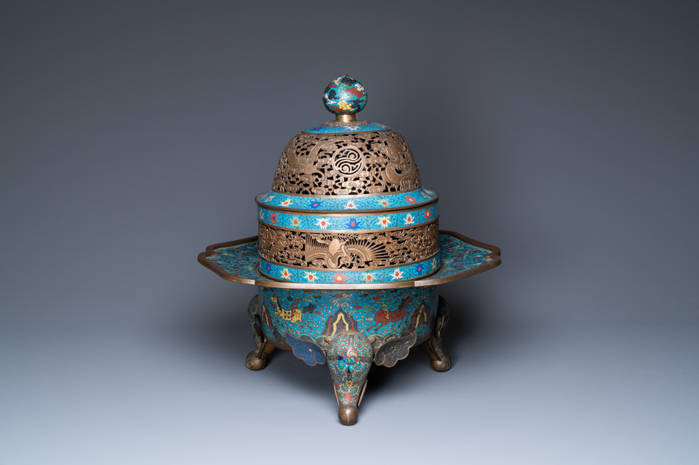 A large Chinese cloisonn&eacute; tripod censer and cover, 19th C.