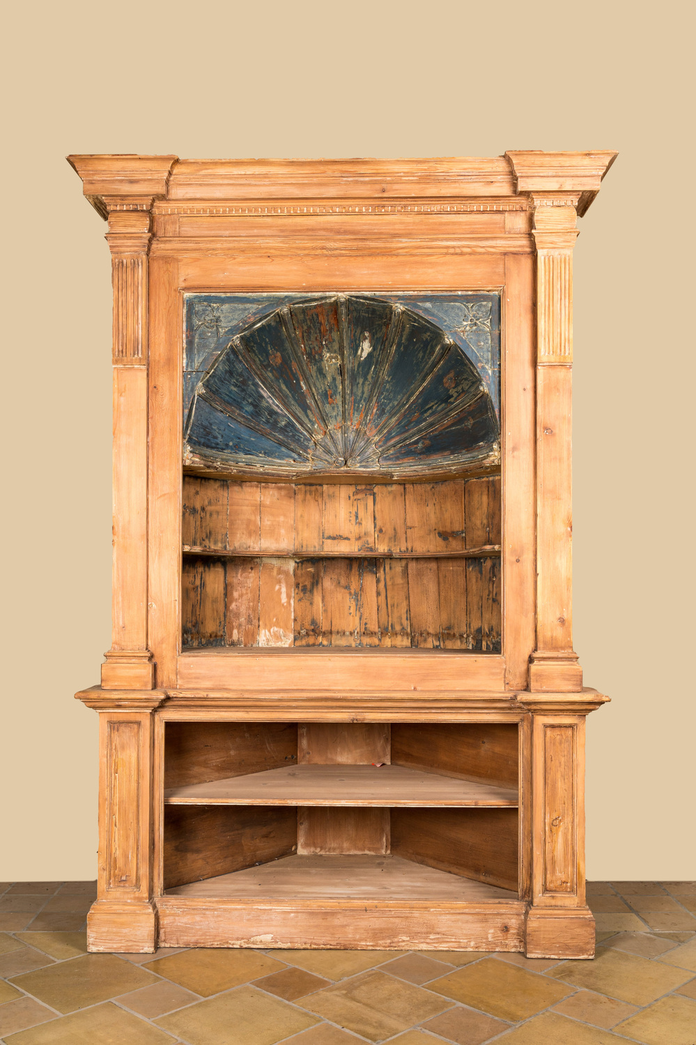 A partly polychromed wooden 'niche' cupboard, 18/19th C.