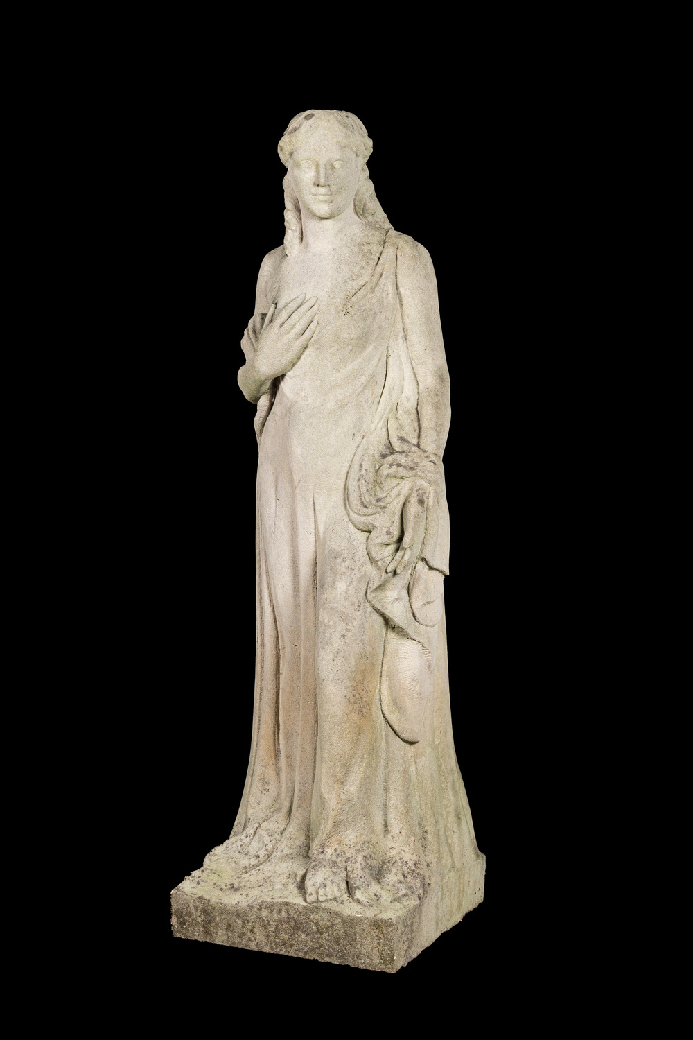 Grande statue de jardin figurant une femme d'apr&egrave;s les antiques, 20&egrave;me