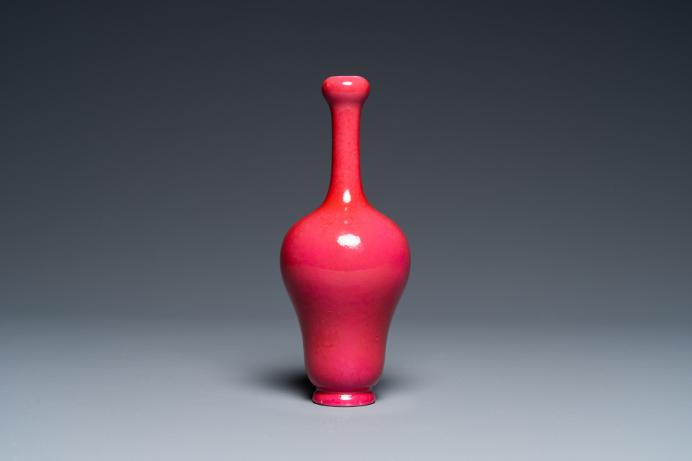 A Chinese monochrome ruby-glazed garlic head bottle vase, Qianlong mark, Republic