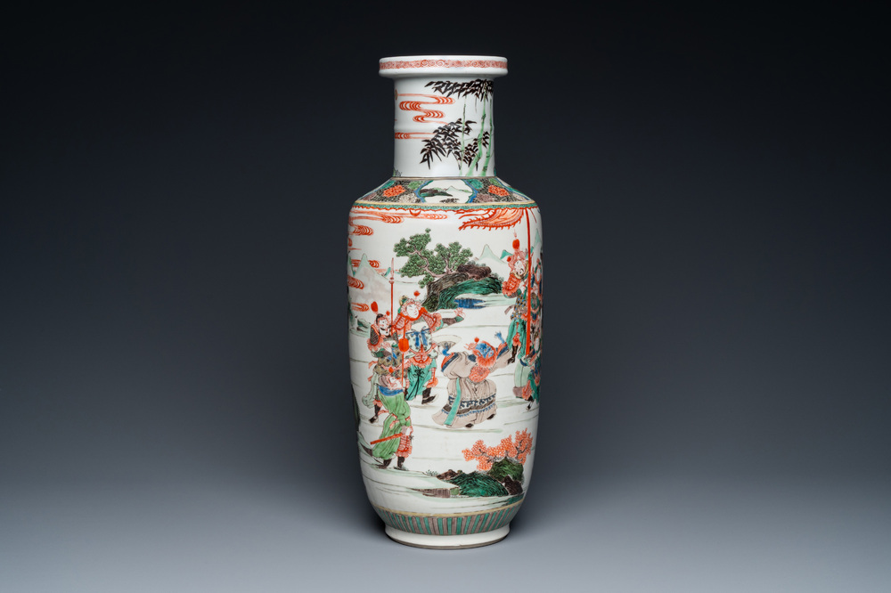 Vase de forme rouleau en porcelaine de Chine famille verte, Kangxi