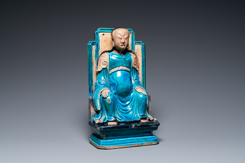 Statue de Zhenwu en biscuit &eacute;maill&eacute; fahua, Chine, Ming