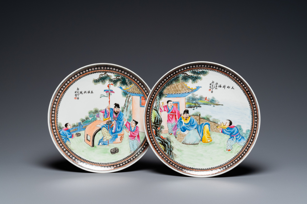 Deux plats en porcelaine de Chine famille rose, sign&eacute;s Zou Yunzhen 鄒雲珍, 20&egrave;me