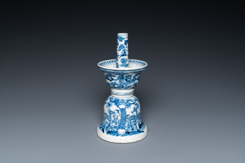 A Chinese blue and white 'Bleu de Hue' candlestick for the Vietnamese market, 18/19th C.