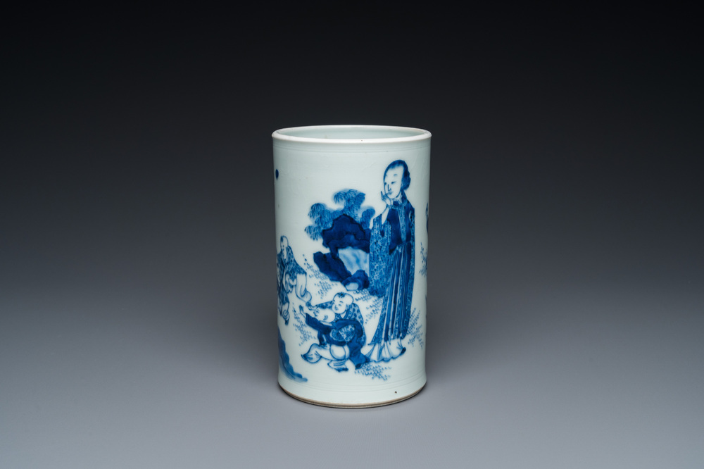 A Chinese blue and white 'lady and playing boys' brush pot, probably 19th C.