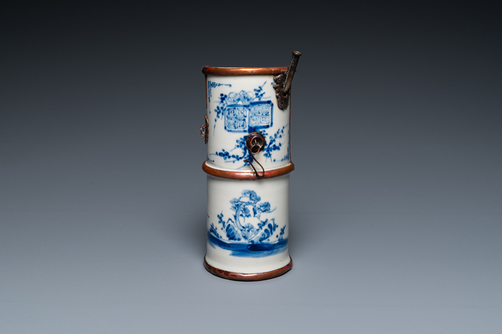 A Vietnamese copper-mounted blue and white water pipe, 19th C.