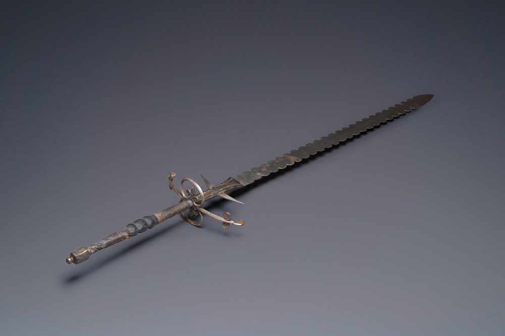Een groot tweehands 'Flamberge' zwaard, Duitsland, 2e helft 16e eeuw