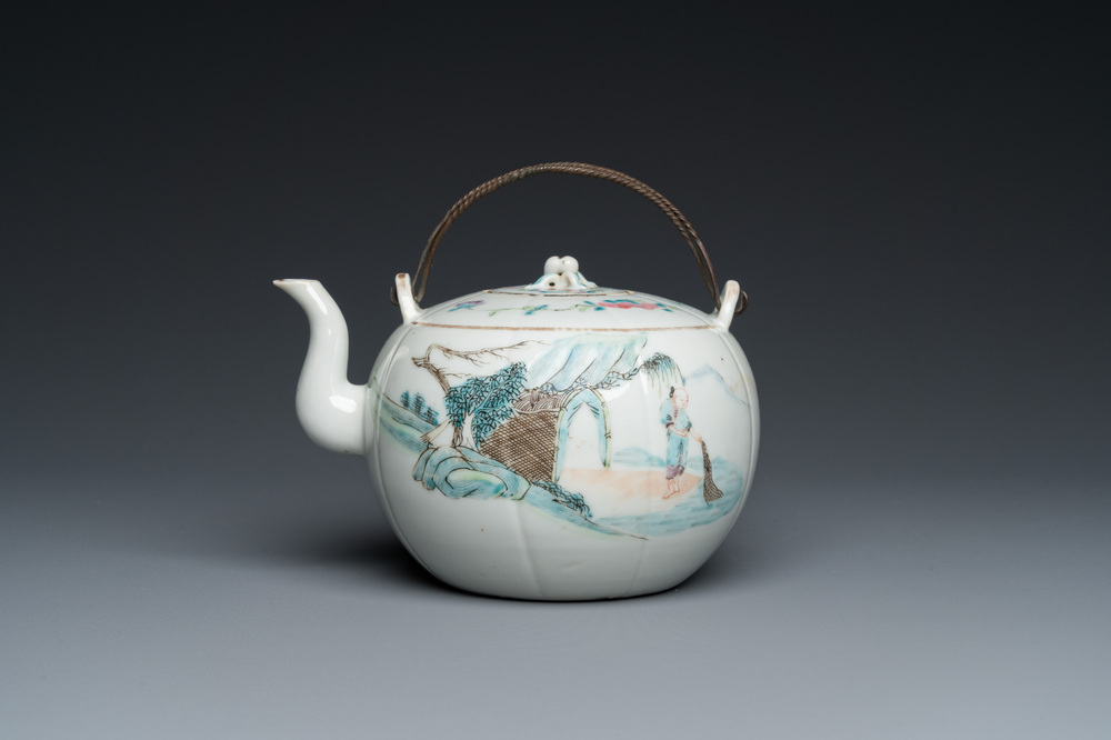 A Chinese famille rose teapot and cover, Luo Yong Fa Hao 羅永發號 mark, 19th C.