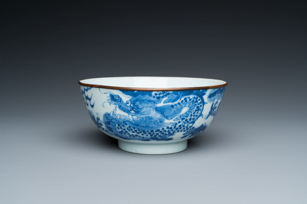 Bol en porcelaine de Chine 'Bleu de Hue' pour le Vietnam, marque de Gia Lạc  嘉樂, vers 1820-40