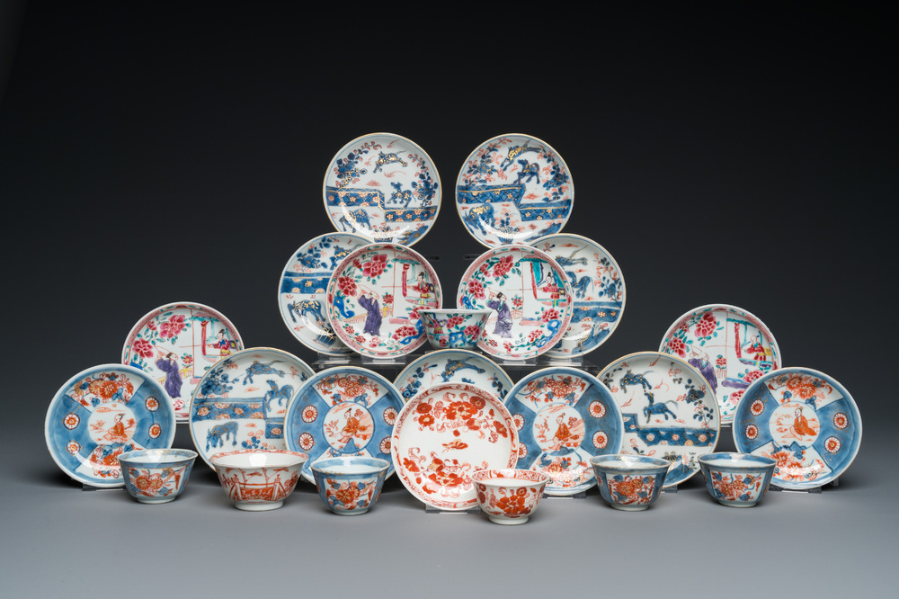 Zestien Chinese famille rose en Imari-stijl schotels en zeven koppen, Kangxi en later