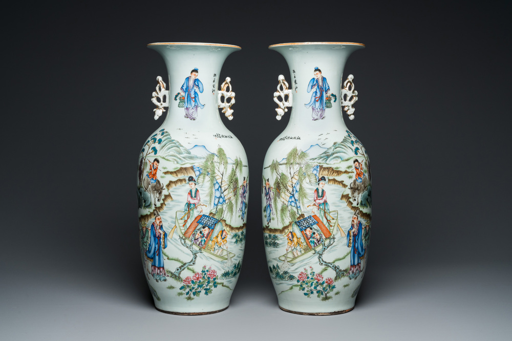 A pair of Chinese famille rose vases with two-sided design, 19/20th C.