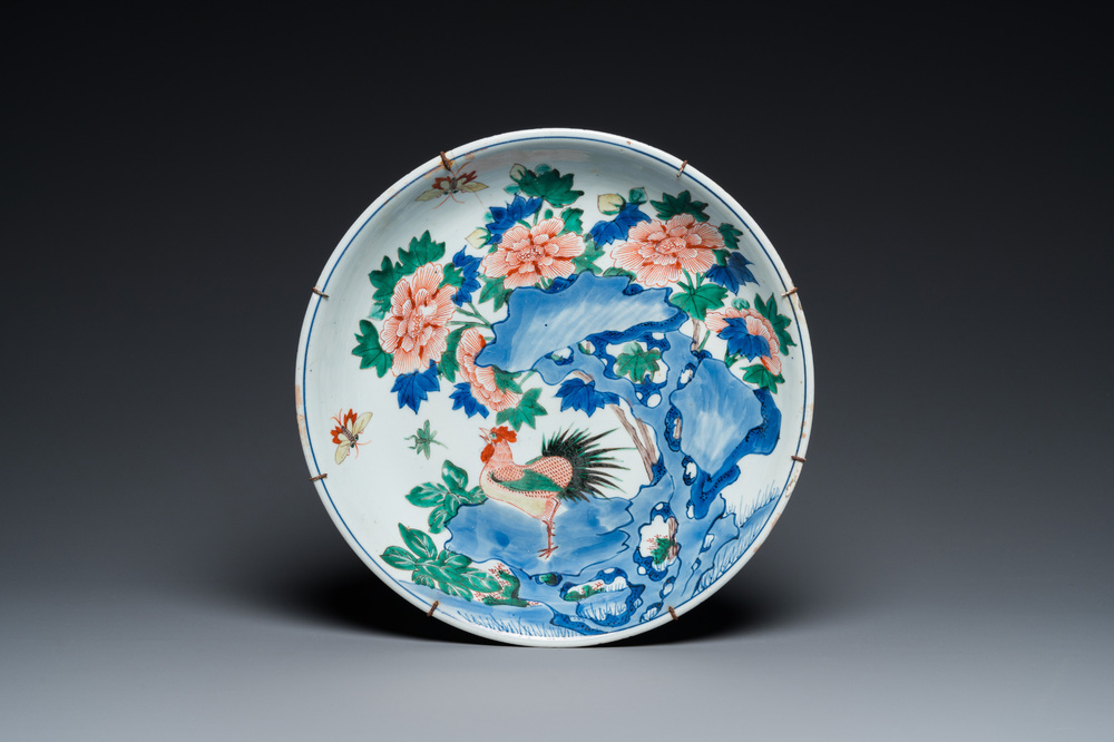A rare Chinese wucai 'rooster' dish, Transitional period