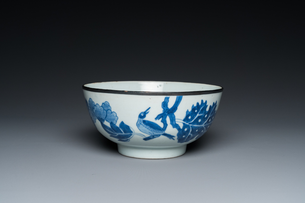 A Chinese blue and white 'Bleu de Hue' bowl for the Vietnamese market, Nh&atilde; Ngọc 雅玉 mark, 19th C.