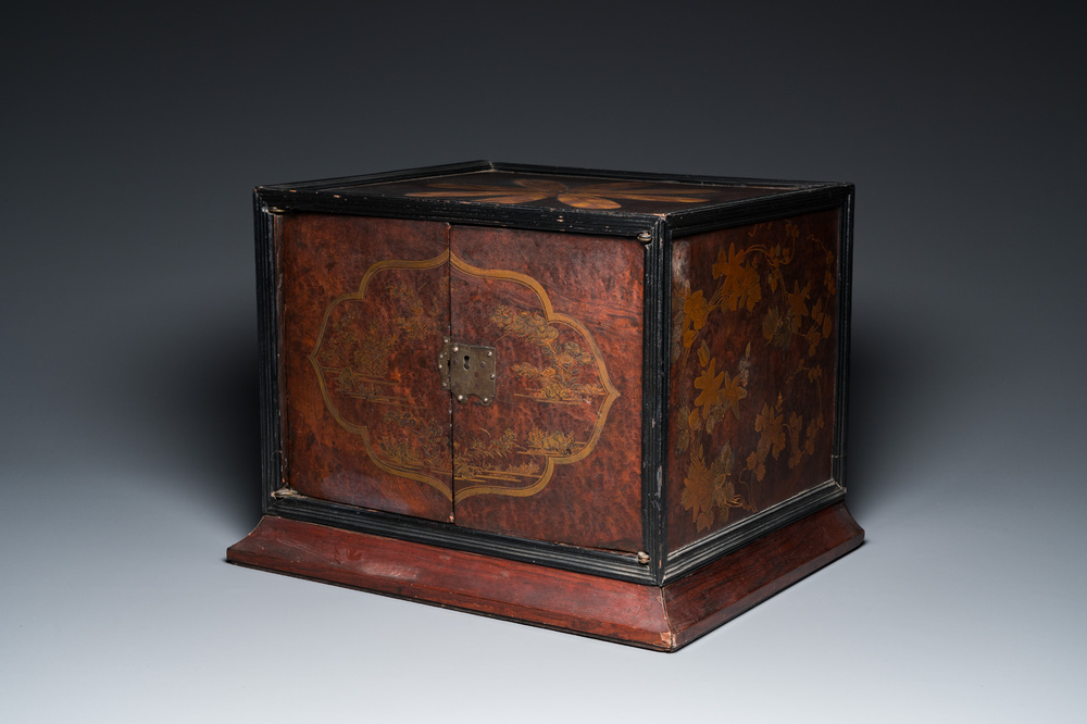 A small Japanese lacquered wood cabinet for the European market, Edo, 18th C.