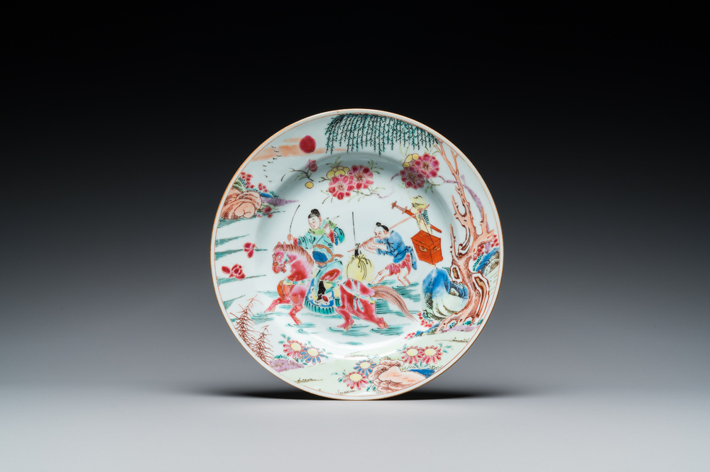 Assiette en porcelaine de Chine famille rose &agrave; d&eacute;cor d'une sc&egrave;ne du 'Xi Xiang Ji' avec Zhang Junrui qui part au capital, Yongzheng