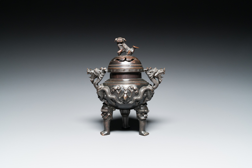 Br&ucirc;le-parfum tripod couvert en bronze, marque de Xuande, Chine, 19&egrave;me