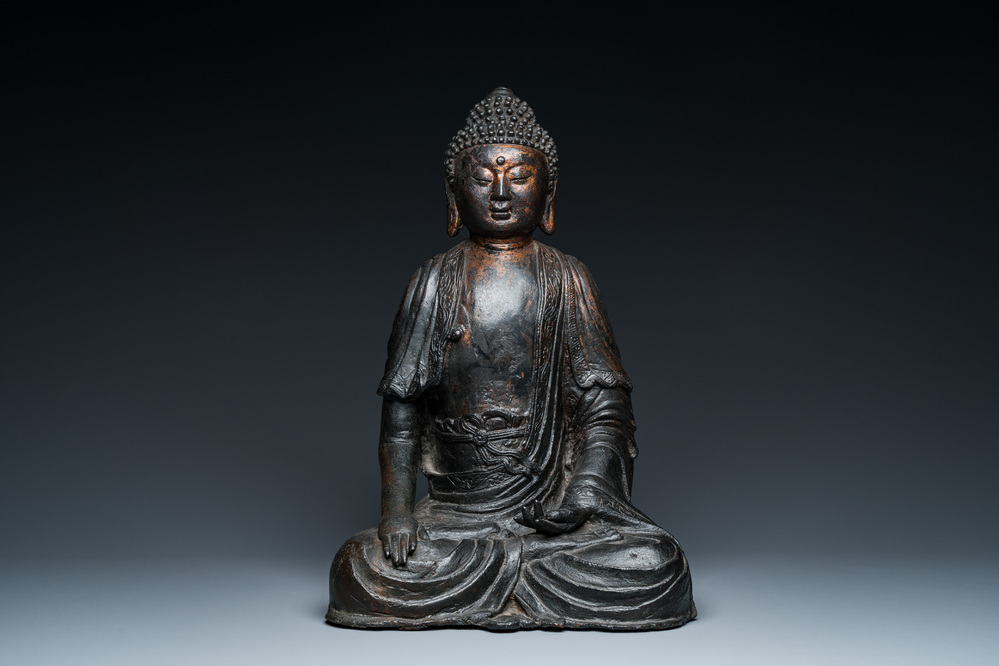 Grand Bouddha en bronze aux traces de dorure, Sino-Tibet, Ming