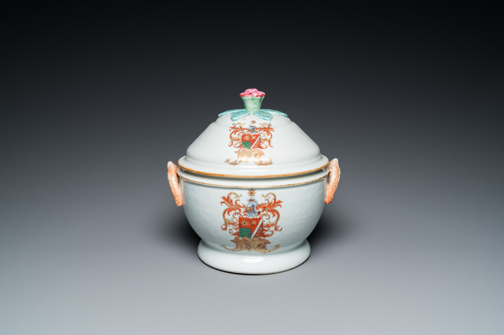 A Chinese Dutch market famille rose armorial tureen with pierced cover with the arms of 'de Heere', Qianlong