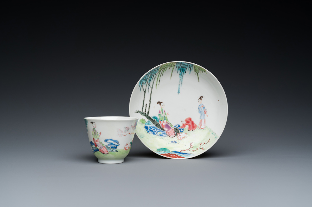 Grande tasse et soucoupe en porcelaine de Chine famille rose, Yongzheng