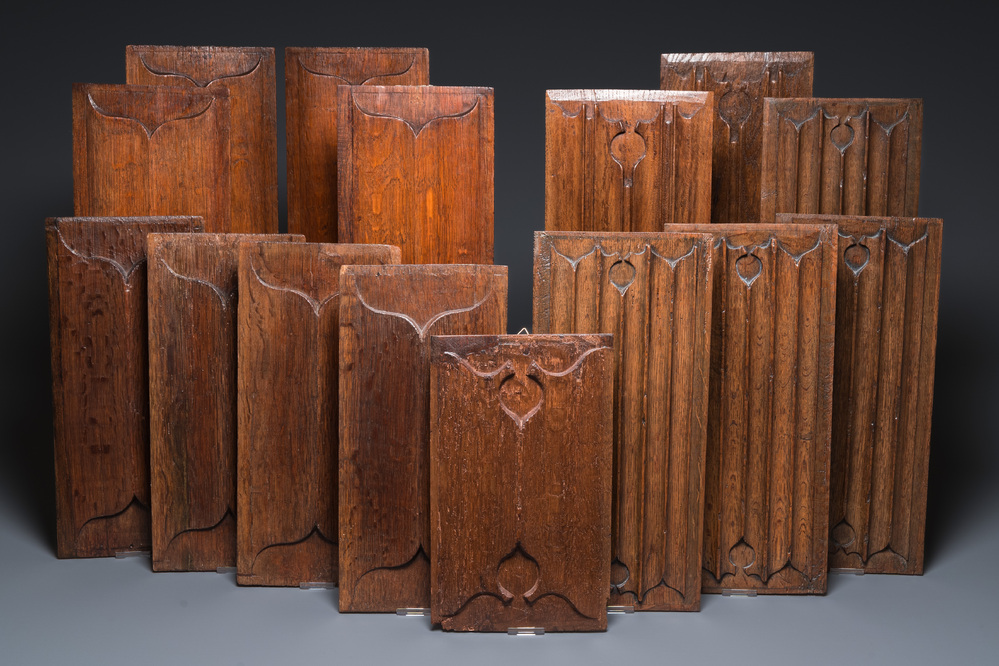 Collection de quinze panneaux divers en bois sculpt&eacute;, Flandre, 14/16&egrave;me