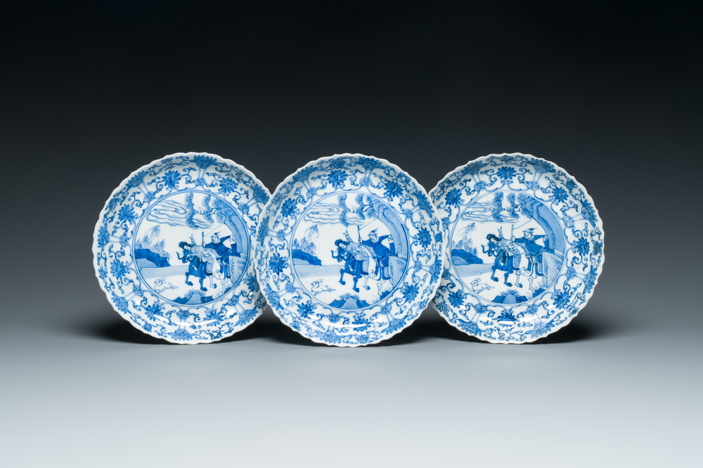 Three Japanese blue and white 'Mongolian hunt' plates in Chinese Kangxi-style, Edo, 18th C.