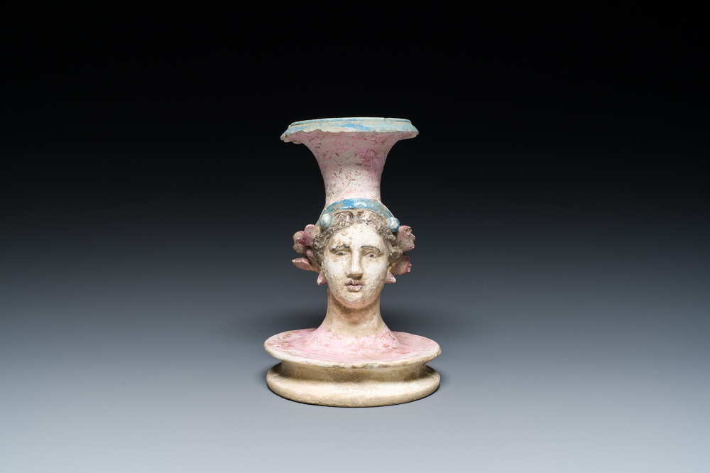 Vase &agrave; t&ecirc;te de femme en c&eacute;ramique grecque polychrome, Canosa, Apulie (Pouilles), Italie, ca. 4/3&egrave;me si&egrave;cle av. J.-C.