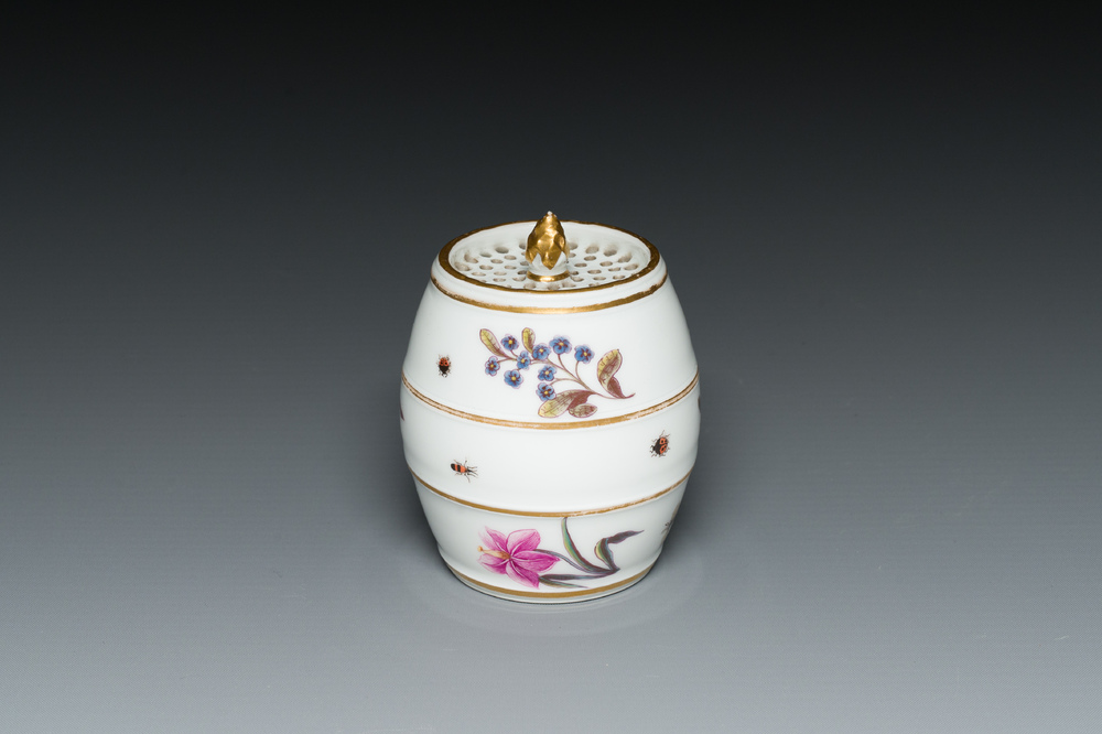 A polychrome Meissen porcelain pounce pot with flowers and insects, Germany, 1st half 18th C.