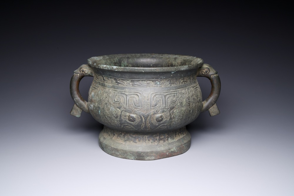 A Chinese archaic bronze ritual food vessel, 'gui', Song/Ming