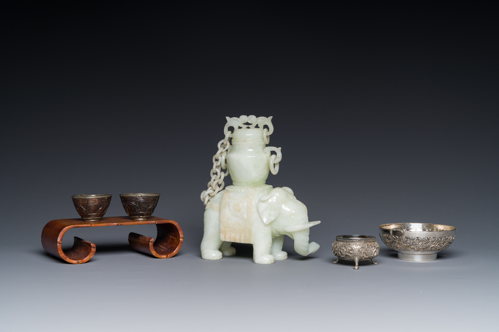 A group of six various Chinese objects, including jade and silver, 19/20th C.