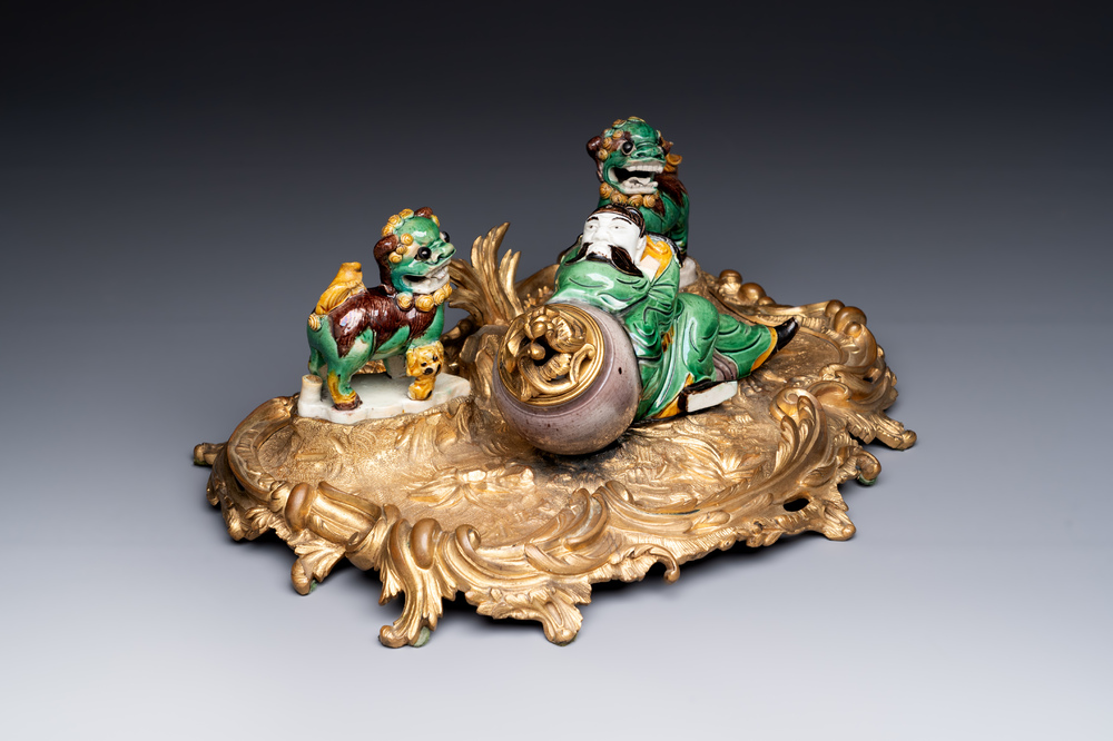 A French ormolu inkwell inset with Chinese verte biscuit porcelain, 19th C. and Kangxi