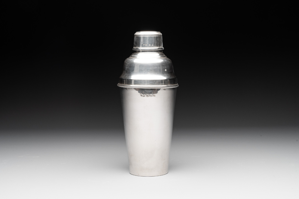 A sterling silver cocktail shaker, Birmingham, Hukin &amp; Heath, 1902