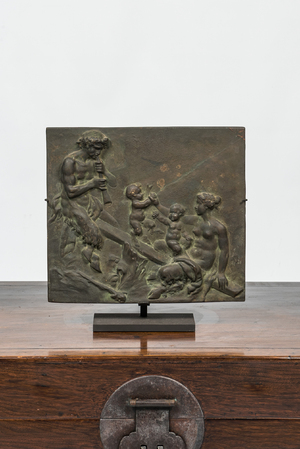 Un relief en bronze patiné à décor de famille de satyres sur une balançoire, France, 19ème