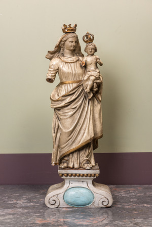 Vierge à l'Enfant sur socle en bois polychromé, 17/18ème