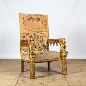 Fauteuil trône en bois doré à décor de griffons au dos à broderie de style romane, vers 1900