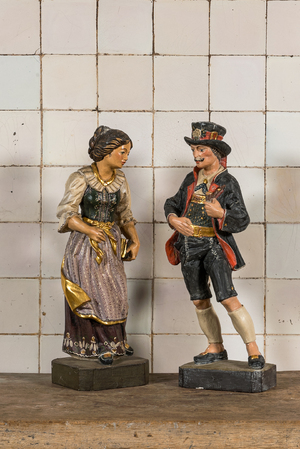 Paire de figures d'un homme et d'une femme en bois sculpté et polychromé, Allemagne, 19ème