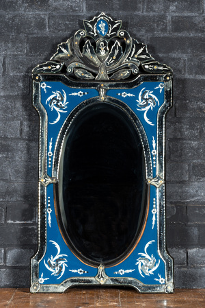 Miroir vénitien à décor floral sur fond bleu, 20ème